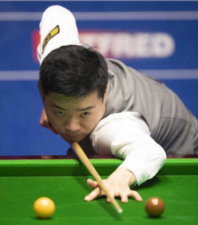 进攻中屡屡 进攻中屡屡